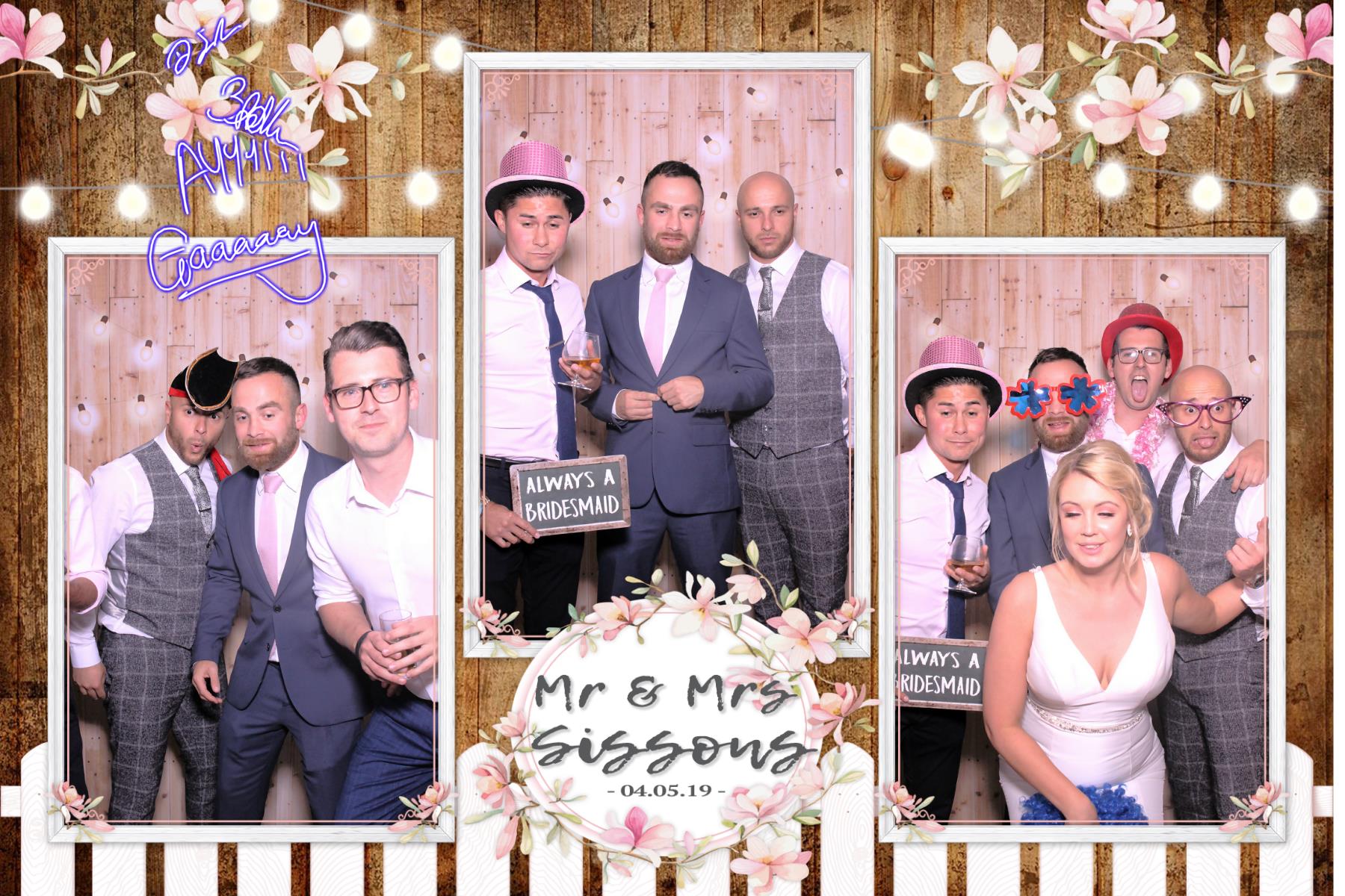Mr and Mrs Sissons | View more photos from the event at gallery.blissbooth.co.uk/u/BlissBooth/Mr-and-Mrs-Sissons